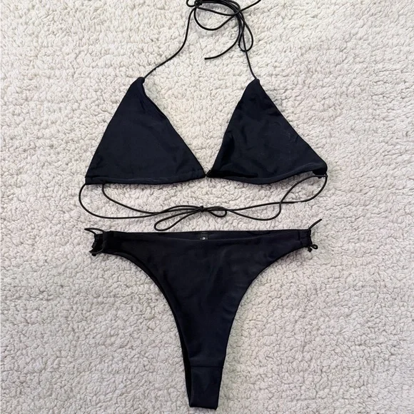 Lot of 3 Bikinis - Picture 3 of 4